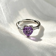 Purple Heart Taper Side Stone Zircon Ring
